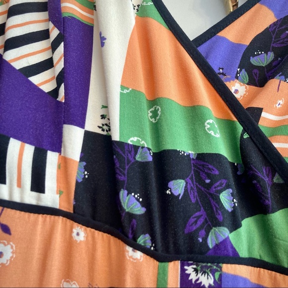 Urban Outfitters sleeveless wide leg V neck patchwork pattern jumpsuit size 2 - Picture 3 of 12